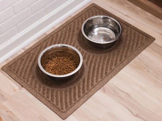 Skålmatte - underlag for vannskål - foto